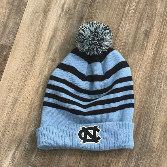 UNC beanie - Picture 1 of 2
